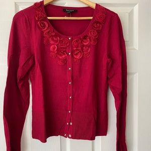 New sweater great red color. Never wore.